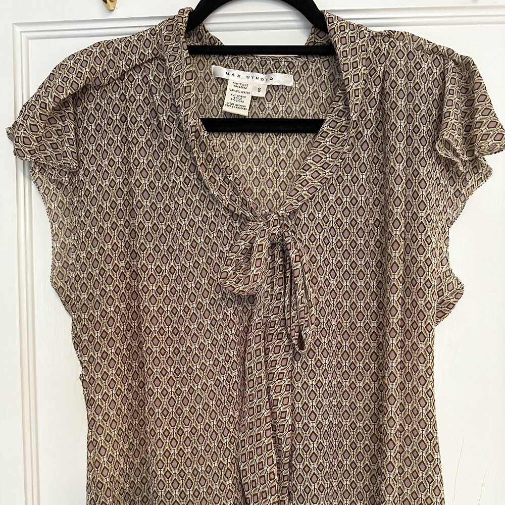 Max Studio Geometric Light Blouse - image 1